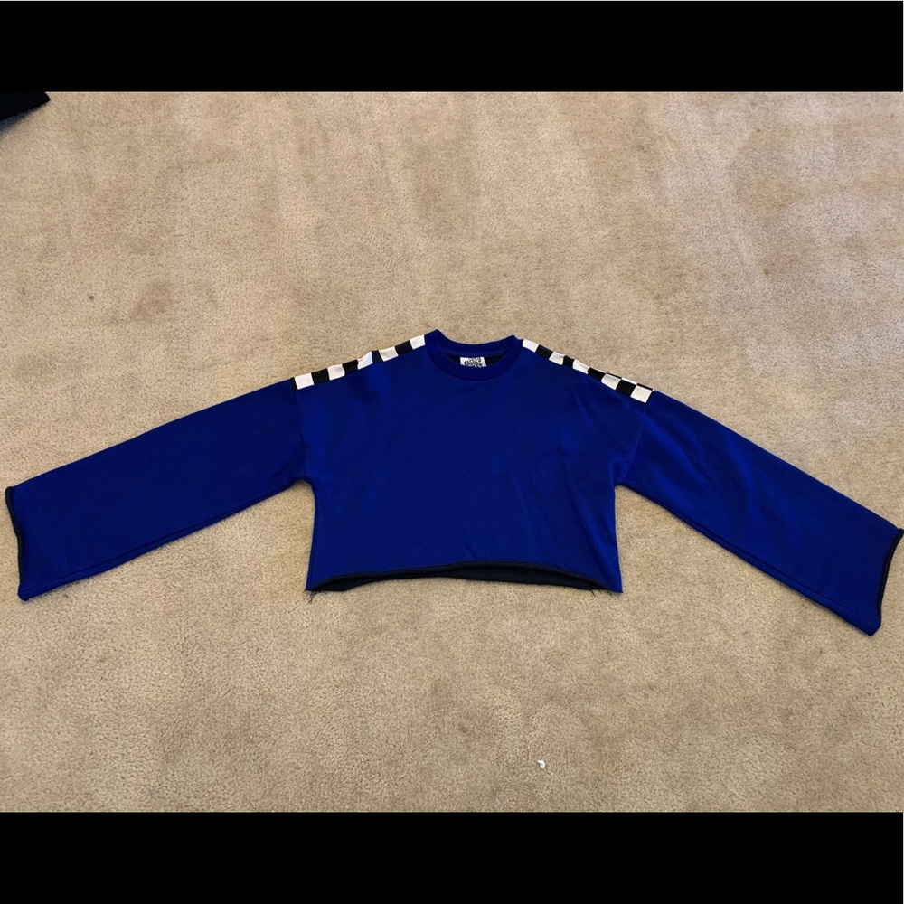 Blue croptop checkered sweater with flare sleeves